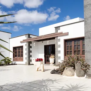 https://villa-estrella-polar.in-canary-islands.com